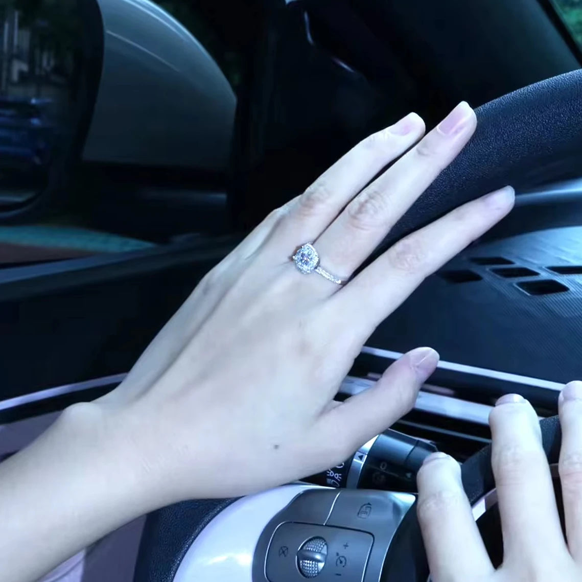 Round Brilliant Moissanite Wedding Ring - 925 Sterling Silver