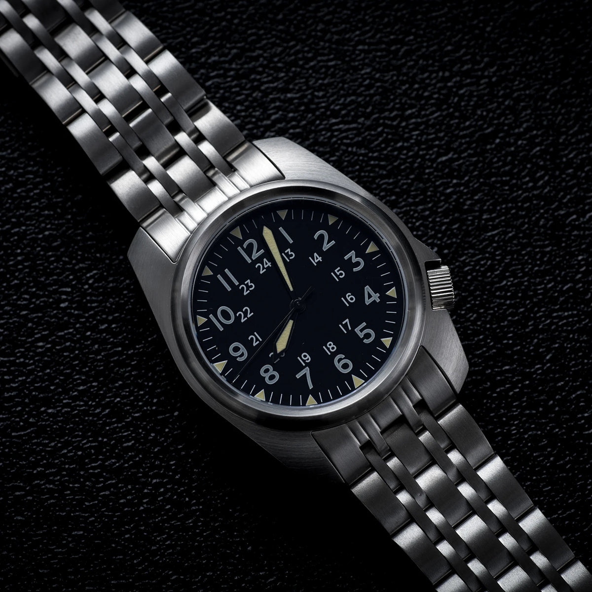 AIMIMO DESIGN Men’s Sapphire Crystal Quartz Watch, 5 Bar Water Resistant