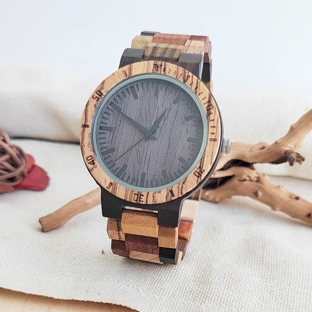 Rainch Vintage Wooden Quartz Watch for Men and Women