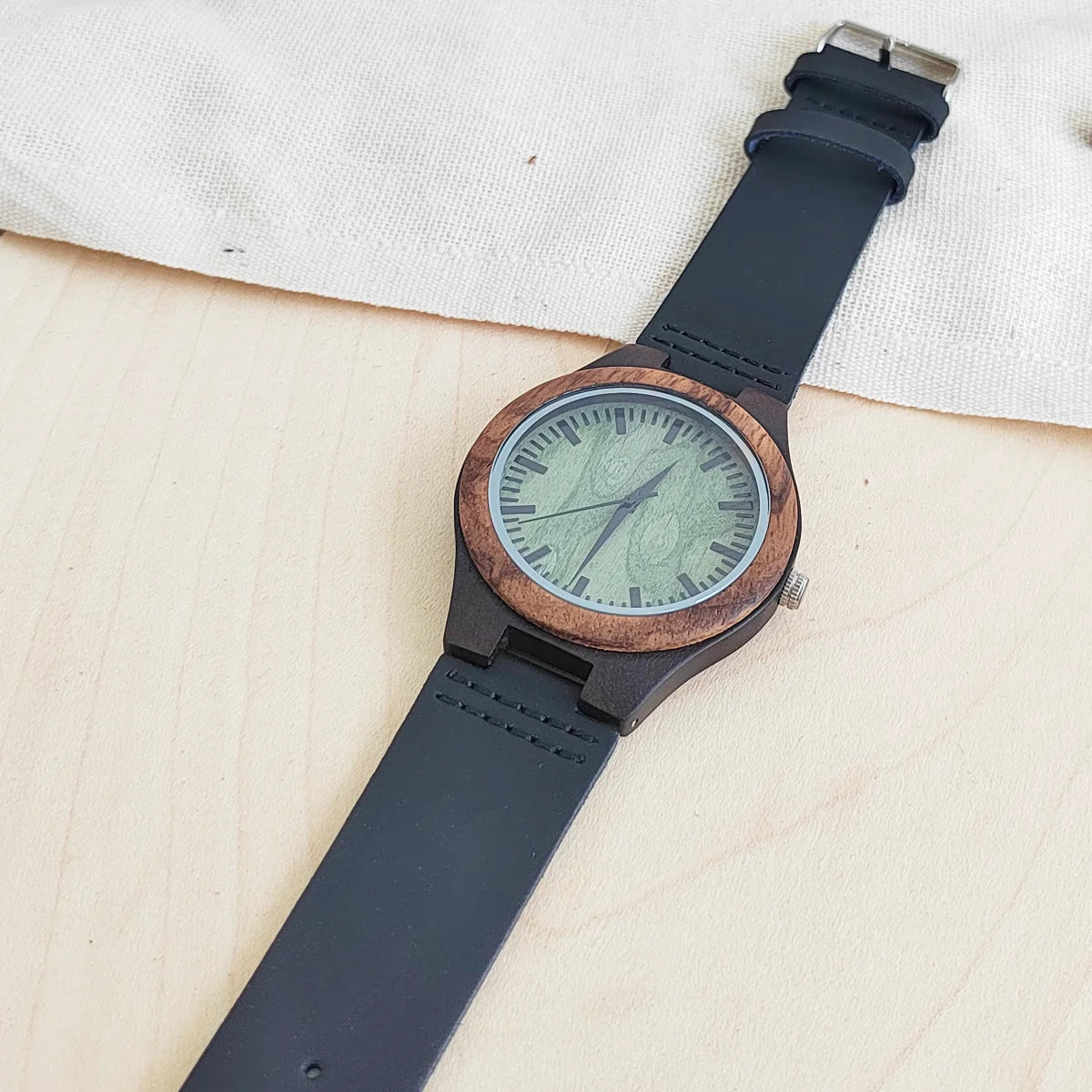 Rainch Vintage Wooden Quartz Watch for Men and Women