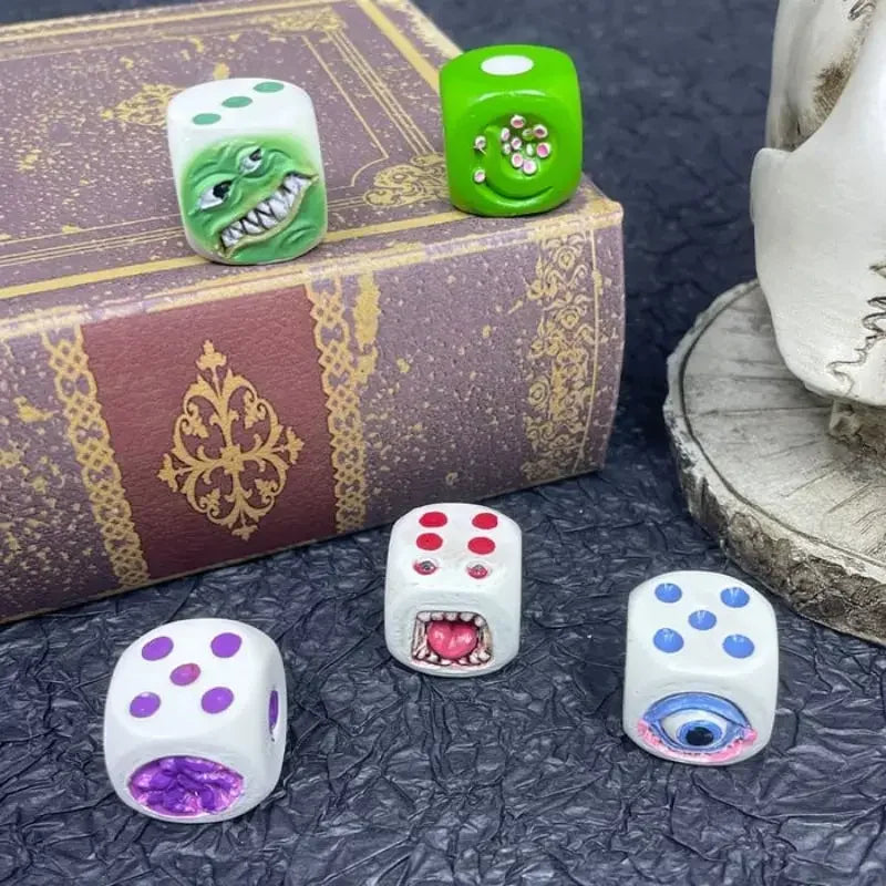 Monster Face Resin Dice Set – 5 Pcs Halloween Tabletop