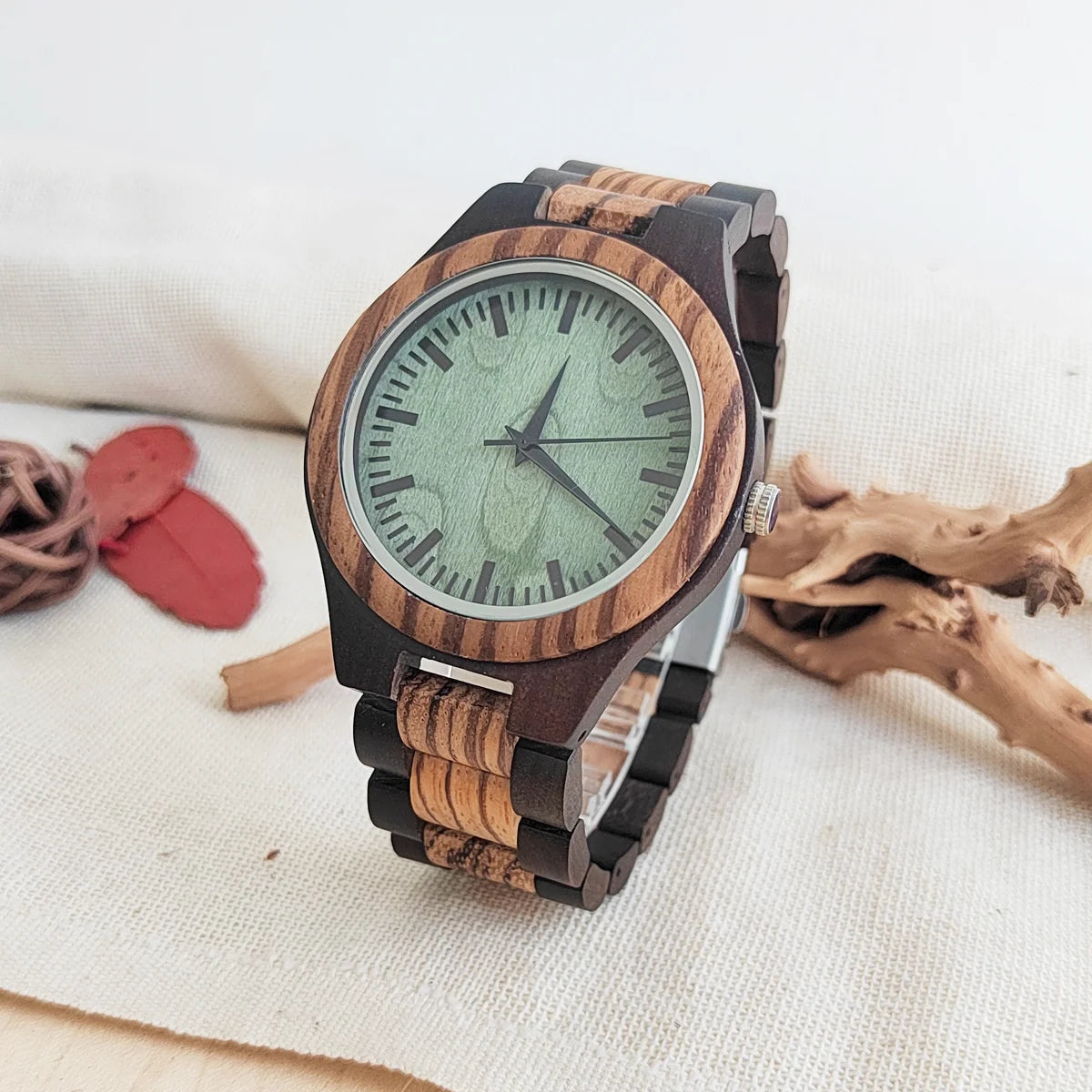 Rainch Vintage Wooden Quartz Watch for Men and Women