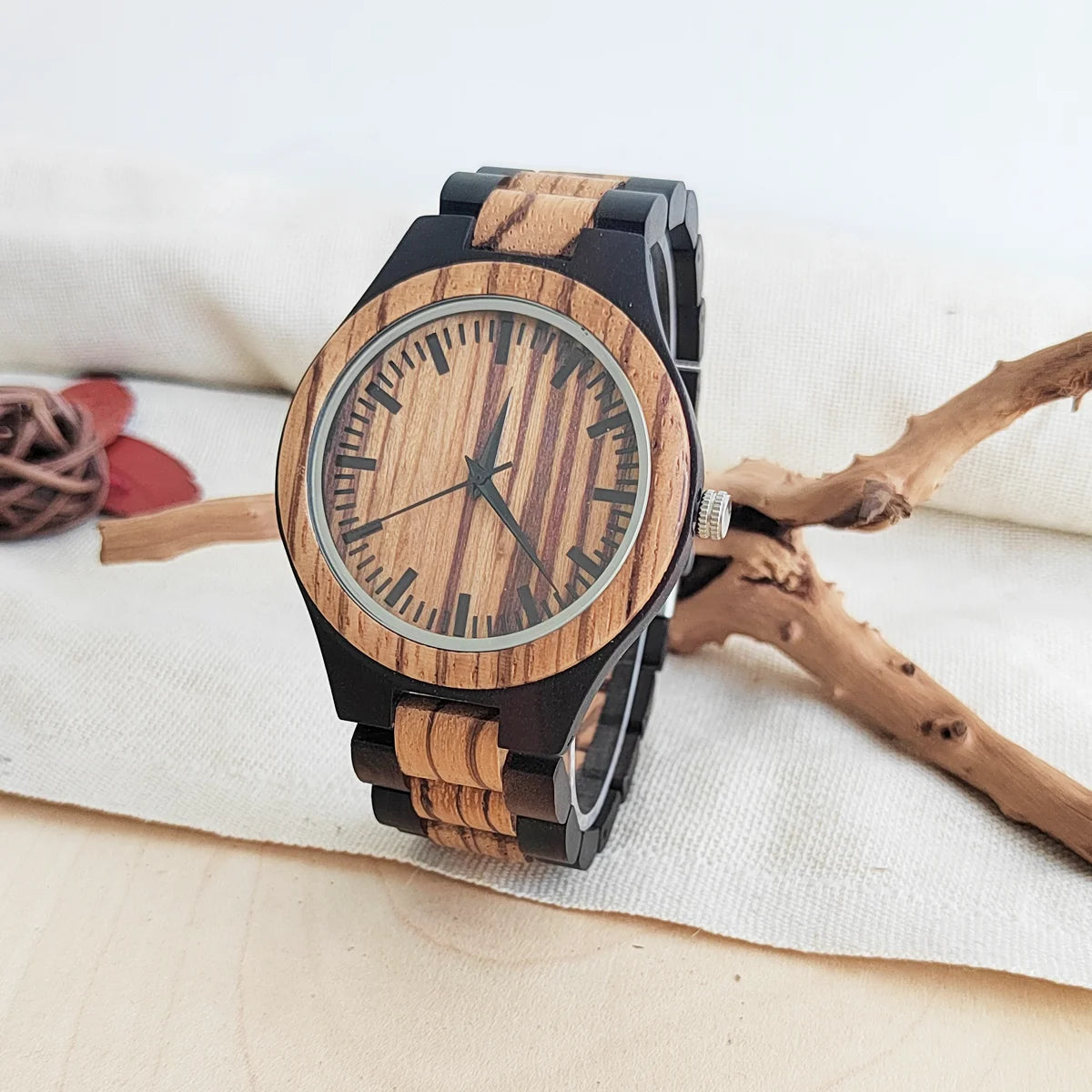 Rainch Vintage Wooden Quartz Watch for Men and Women