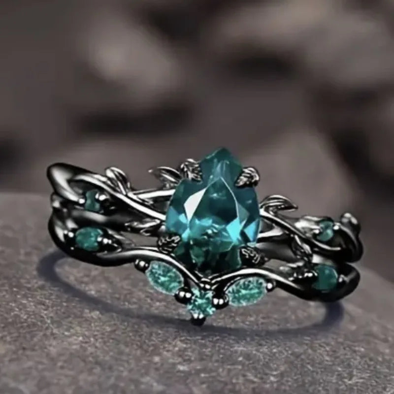Black & Green Stone Ring Set - Flower Design Wedding Rings