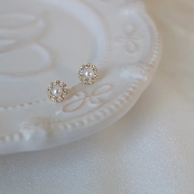 14K Gold Stud Earrings - Zircon and Pearl Twist Design