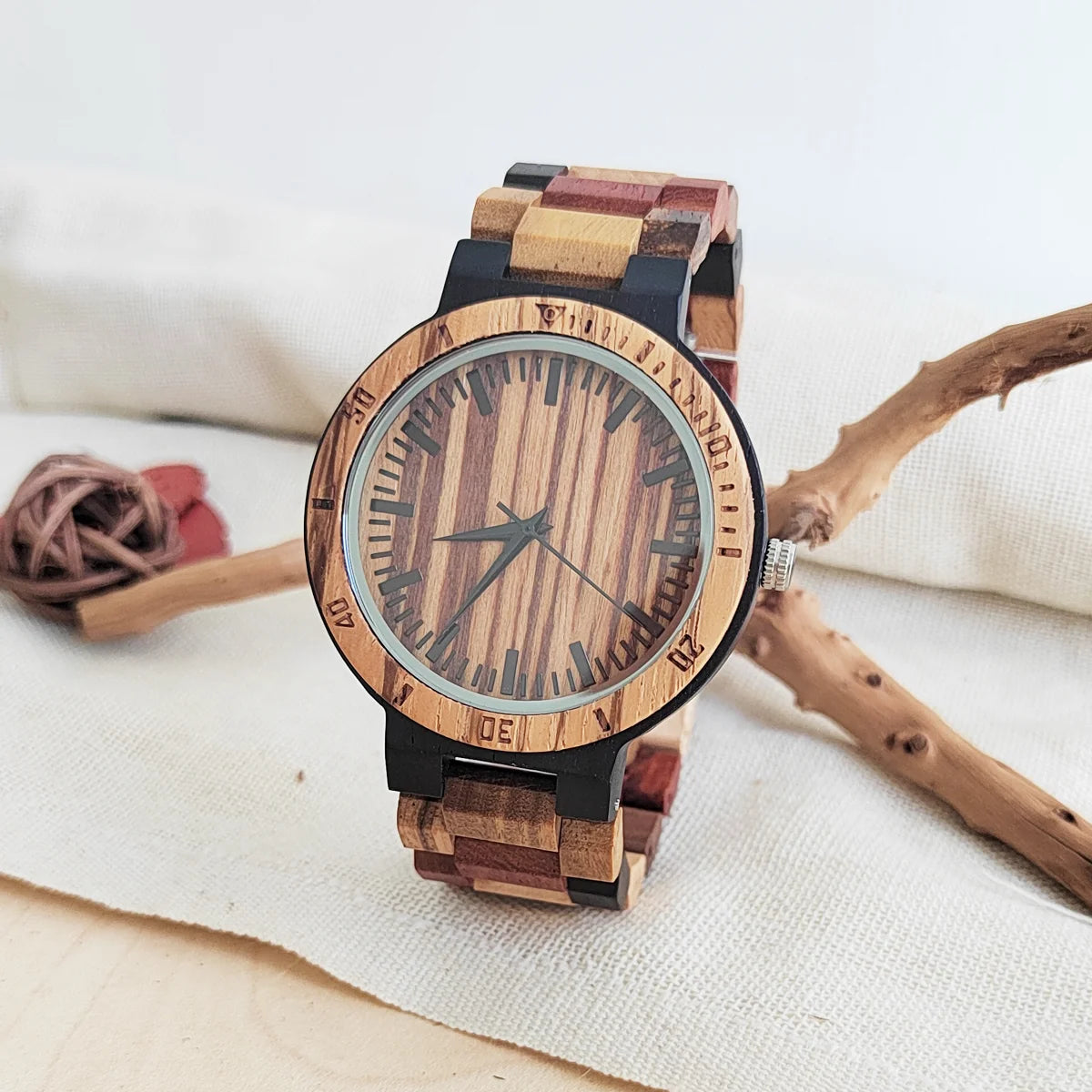 Rainch Vintage Wooden Quartz Watch for Men and Women