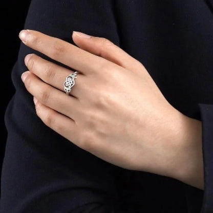 YILUOCD Celtic Knot Heart Ring – S925 Silver Plated