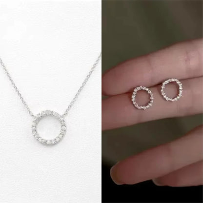 Crystal Circle Pendant Necklace - Gold Elegant Design