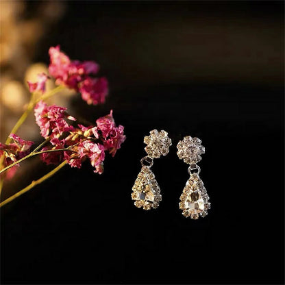 V-Shaped Rhinestone Necklace & Earrings Set - Luxury Jewelry